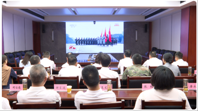 劍閣縣干部群眾集中收看紀念中國人民抗日戰爭暨世界反...